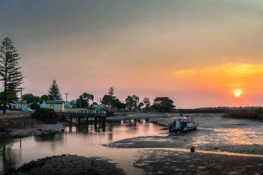That Seaside Cottage - Fully Equipped Home, 4 Bedrooms On The Foreshore Tooradin Exteriér fotografie